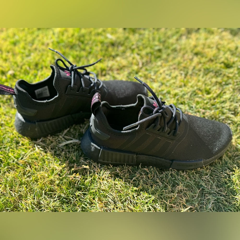 Women adidas Originals NMD_R1 Shoes size 7 1/2 wide